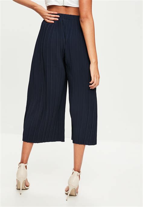 women's navy culottes.